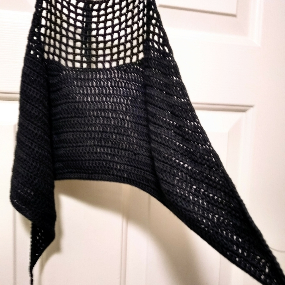NWOT Knitted Halter-Like Crop Top